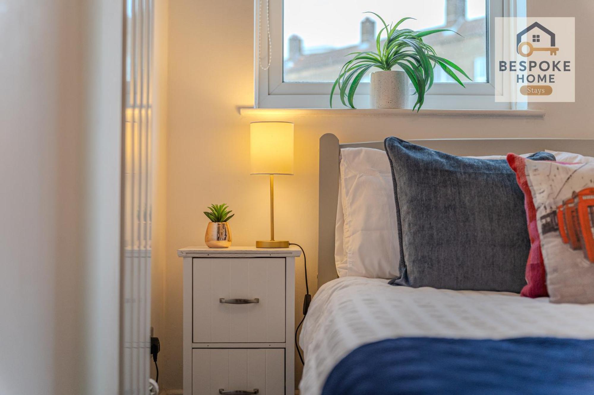Modern 4 Bed 3 Bath House - 4 Groups With Free Parking - Central London *