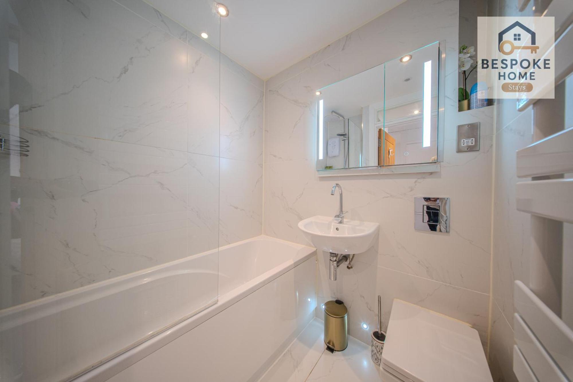 Modern 4 Bed 3 Bath House - 4 Groups With Free Parking - Central London
